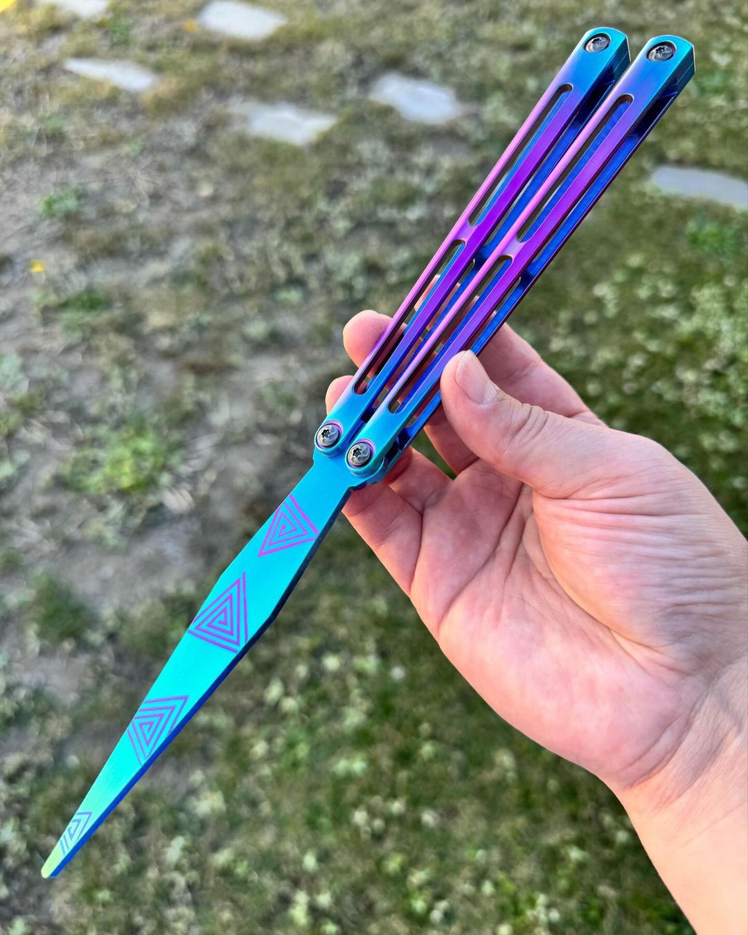 Modwork by @brokenbladeedc on Instagram